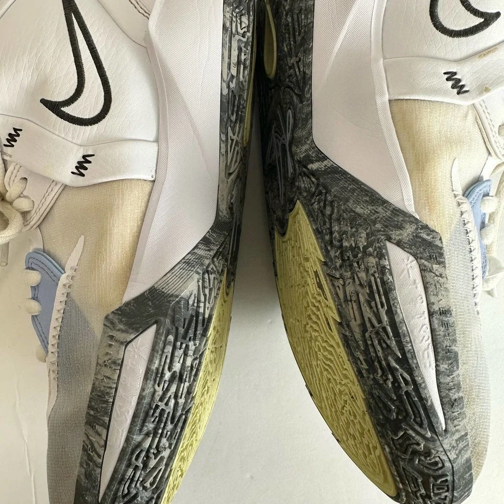 Nike Kyrie Infinity Basketball Shoes sz. US Boys 6 Yr. Old White DD0334-102‎